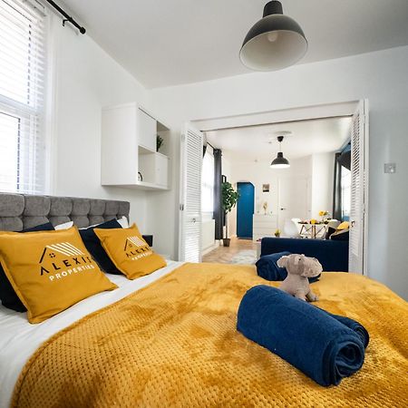 Апартаменти Seaside Retreat: Luxury 1-Bed, Free Parking Портсмут Екстер'єр фото